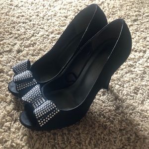Black 4" heels with rhinestone bow